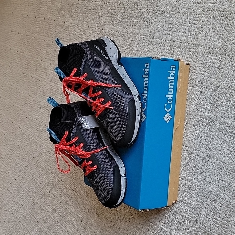 Columbia Women's Vitesse Mid Outdry Hiking Shoe,  size 6.5